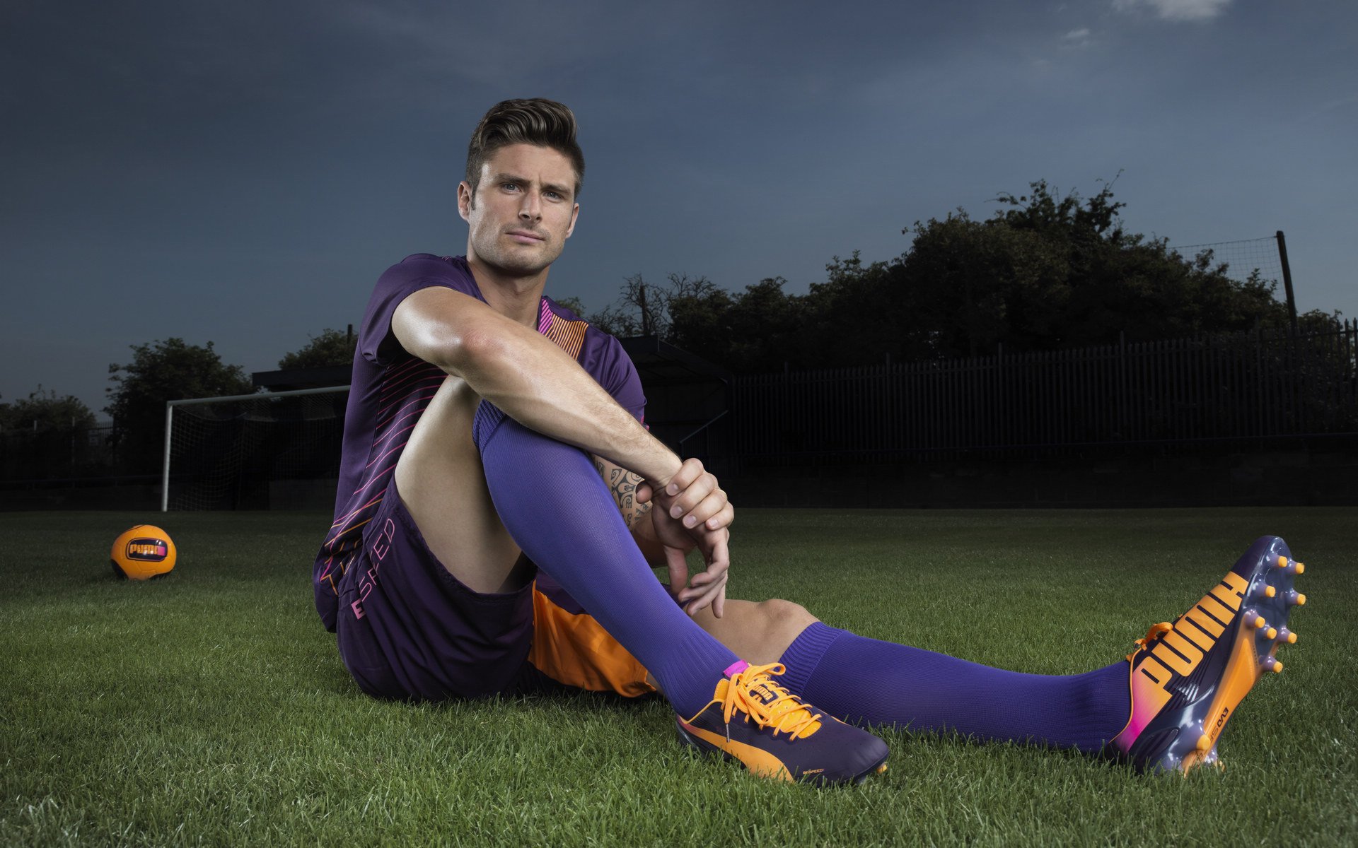 2018年首轮季后赛：库里在最后2分钟，连续投中三记三分，实现“鸟枪换炮”